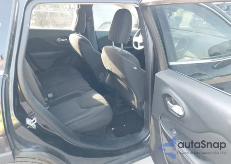 2015 Jeep Cherokee Latitude z USA, uszkodzony, nr VIN 1C4PJMCS6FW774940